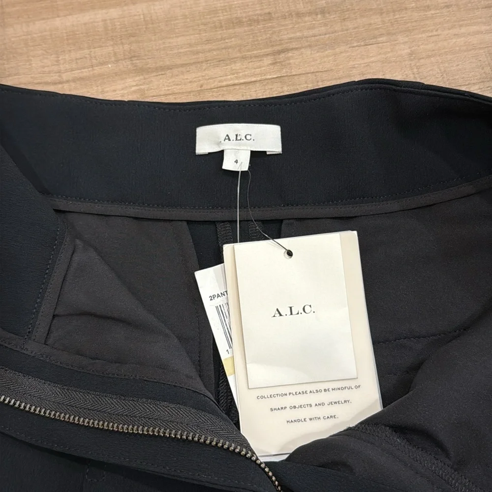 A.L.C. Garcia Pleated Shorts - Picture 8 of 9